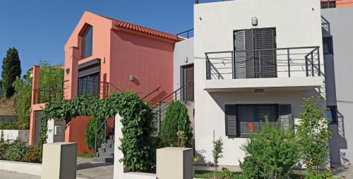 Agios Dimitrios Apartment | Casa Luminosa Guesthouse
