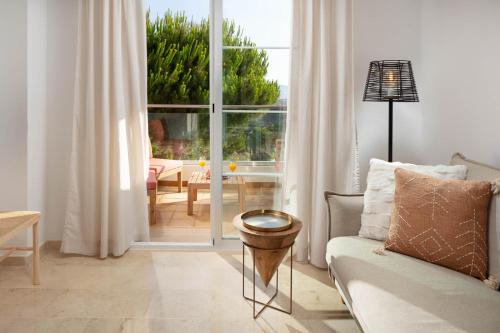 Puerto de la Duquesa Apartment | Casa Luz Stylish Andalucian Apartment 4 Persons