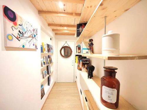 Turro Apartment | Casa MaMo: Design & Vintage above Subway