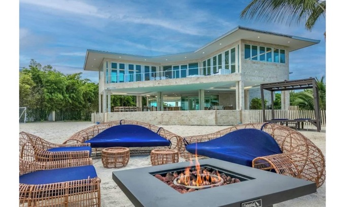 Marathon House | Casa Mare 5 bedroom 6 bath Tropical Oasis on the O