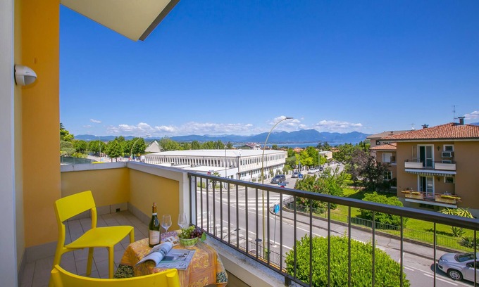 Rivoltella Apartment | Casa Michelangelo, Desenzano Del Garda, Italy