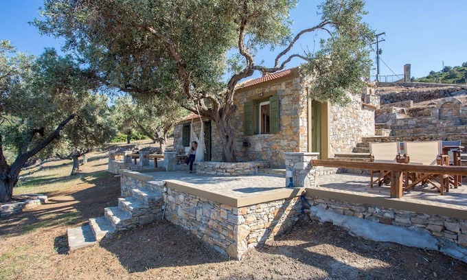 Alonnisos Old Town Ski Chalet | Casa Milos - Villa I - Floating Over The Aegean