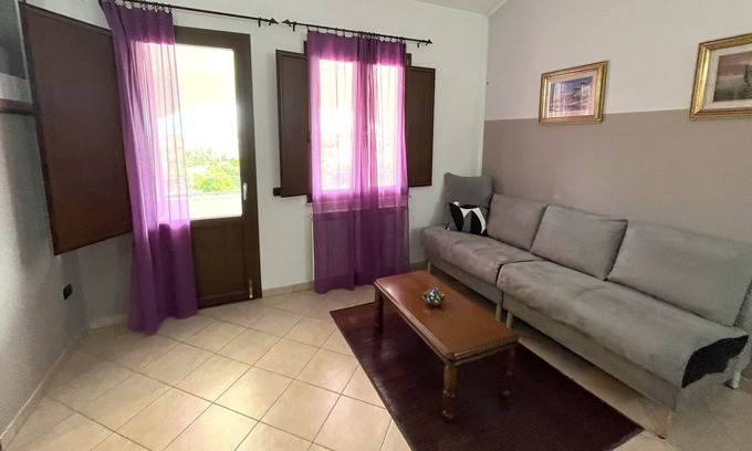 Cabras Apartment | Casa Mimì - Three Bedroom Apartment, Sleeps 5