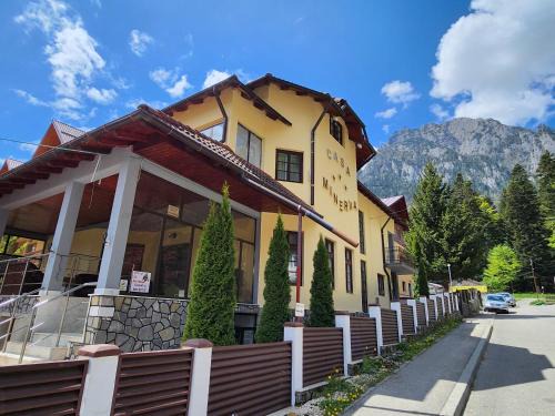 Busteni House | Casa Minerva