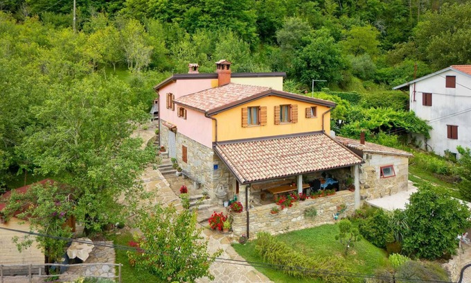 Sveti Bartol House | Casa Mira - Two Bedroom Holiday Home with Pool