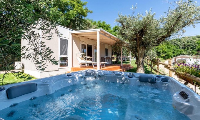 Montioni Apartment | Casa Mobile Est Garda