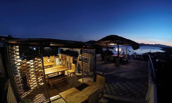 Coron Town Proper Bed & Breakfast | Casa Montemar B&B