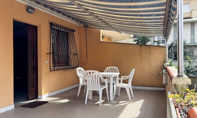 Ortona Apartment | Casa Morena - Three Bedroom Apartment, Sleeps 6