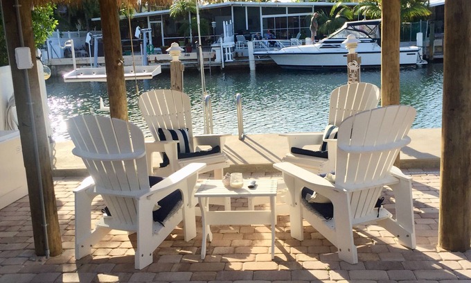 Key Colony Beach House | CASA NAUTICA @ KEY COLONY 37.5 FT PRIVATE DOCKAGE CABANA CLUB WITH BEACH & POOL