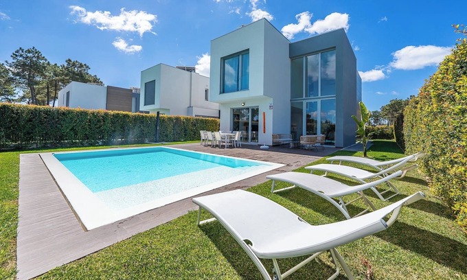 Charneca de Caparica e Sobreda Villa | Casa Nina - Villa with pool near the beach