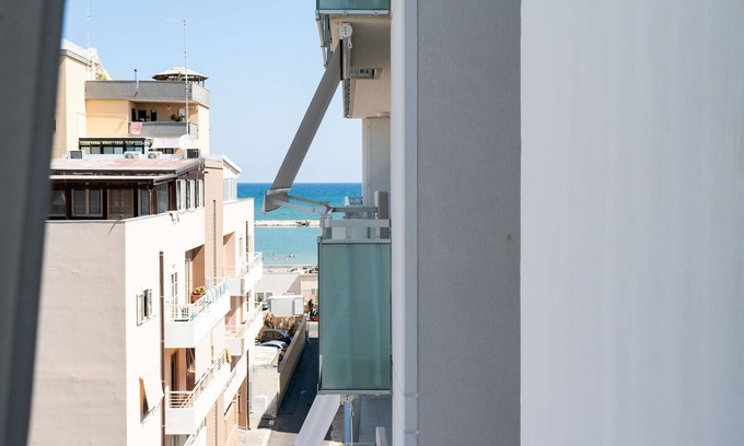 Municipio 3 Apartment | Casa Ninetta con balcone by Wonderful Italy