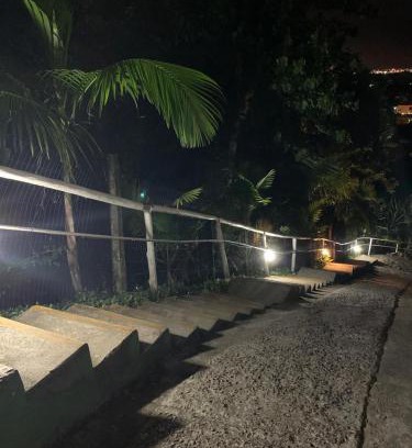 Centro Comercial Apartment | Casa no Perequê a 300 metros da praia - Espaço inteiro