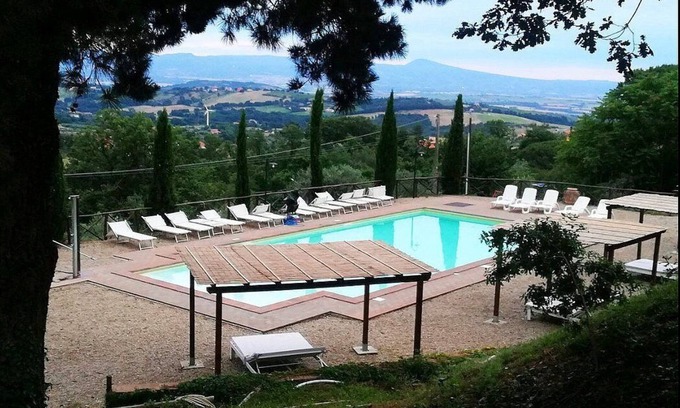 Montefiascone House | Casa Nocetta A: A characteristic and welcoming age-old farm house surrounded by the greenery, with Free WI-FI.