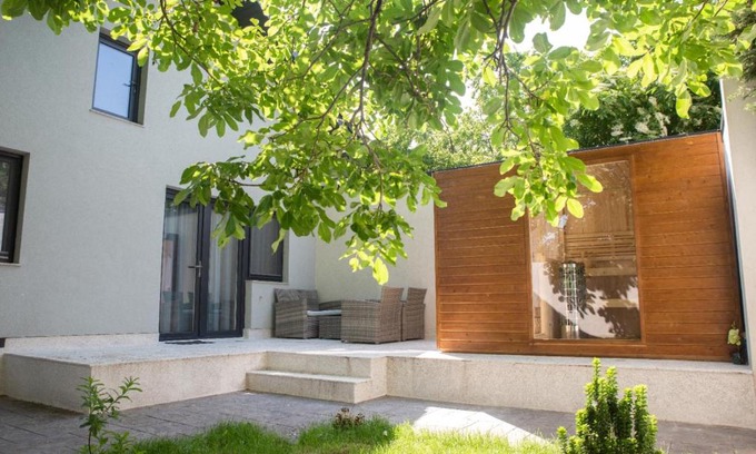 Buzau Bed & Breakfast | CASA NUCULUI