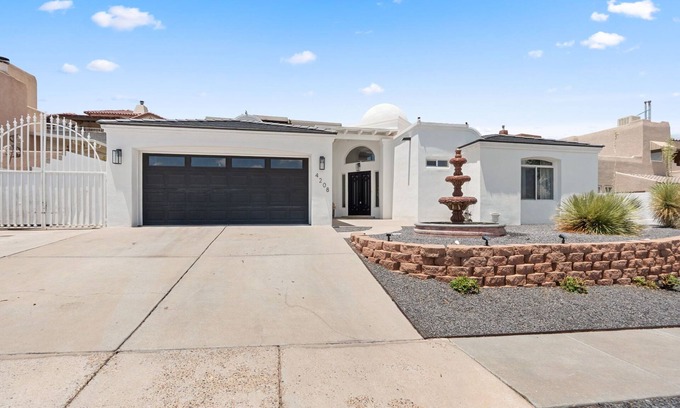 Paradise Hills Civic House | Casa Nueva Vistas
