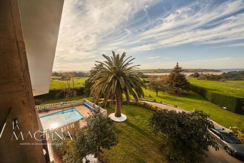 Mogro Villa | Casa Otañes. En la playa, con piscina privada.