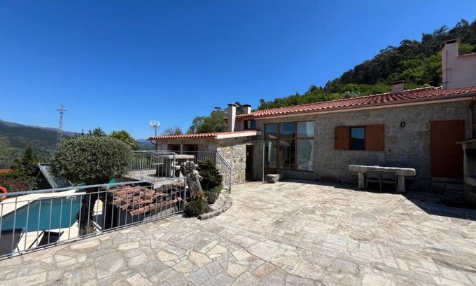 Cova Apartment | Casa para férias - Gerês - Pool - WiFi - River view - Geres National Park