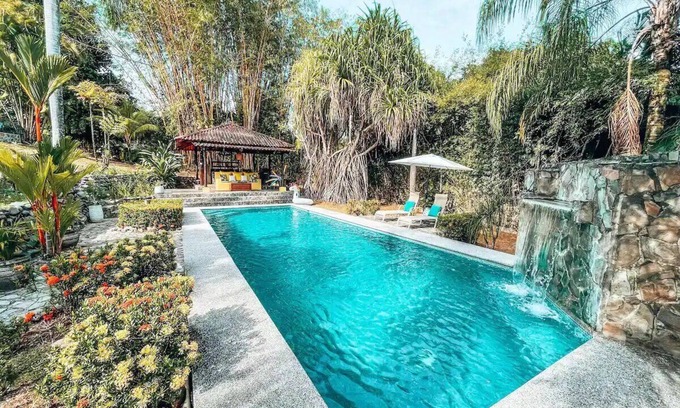 Xihu Villas House | Casa Paraiso - Tropical Getaway Close to Beach