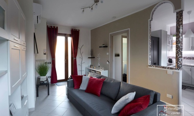 Vergiate Hostel | Casa Pasquee 10 Deluxe Apartment in Central Area