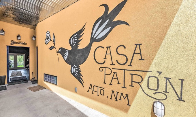Alto Cabin | ‘Casa Patron’ Home < 10 Mi to Hiking & Casinos