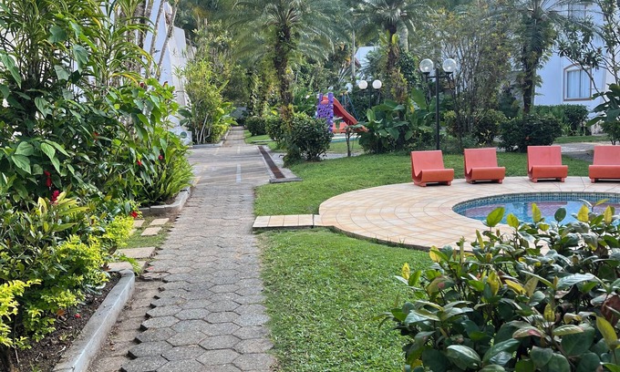 Toninhas House | Casa Praia das Toninhas/Ubatuba, Gated condominium with security 150 m. beach
