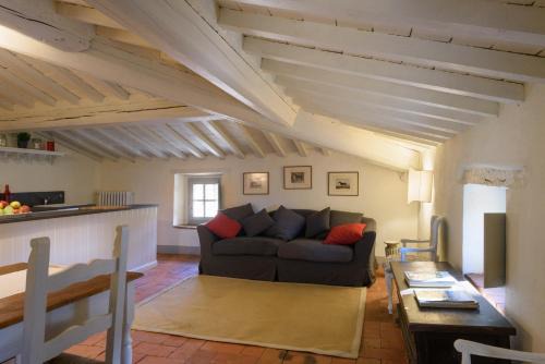 Scheggia Apartment | Casa Ribes - Fattoria la Speranza, Case Toscane