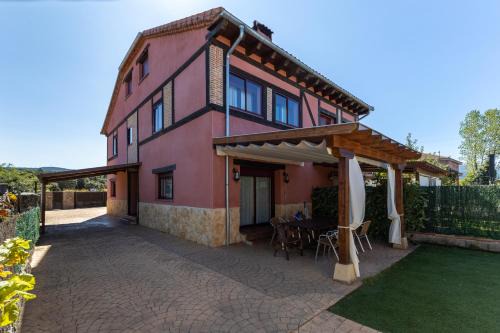 Revenga House | Casa Rural Arbana