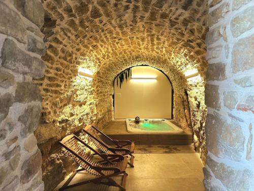 Palou House | Casa Rural Cal Roseto con jacuzzi