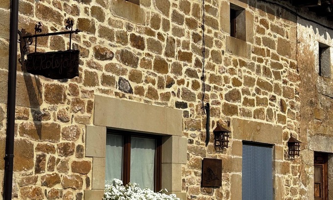 El Royo Cottage | Casa Rural El Rotejar *, ideal house for families, in the center of the village.
