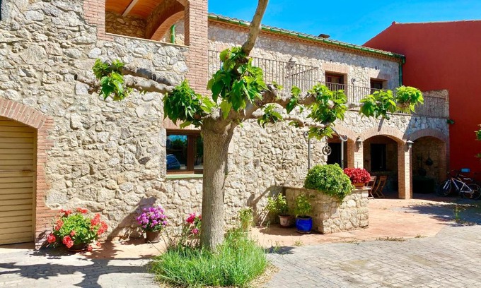 Vilamacolum House | Casa Rural en el corazón del Empordà