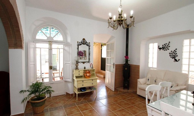 Aljucen House | Casa Rural Mérida