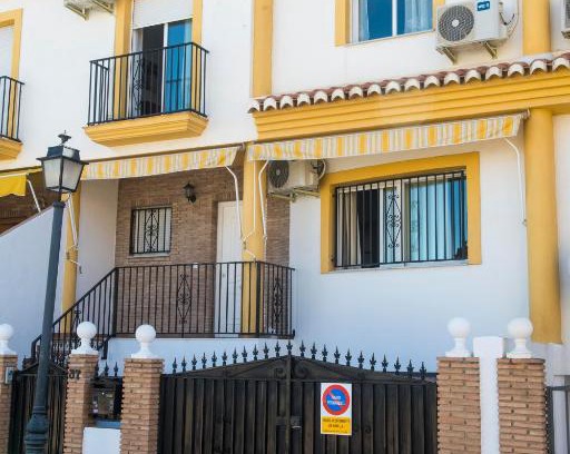 Armilla House | Casa Saki