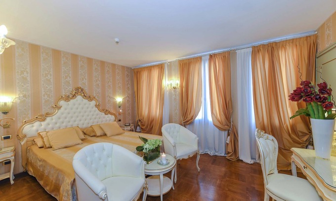 Castello House | Casa Savoia & Casa Jolanda