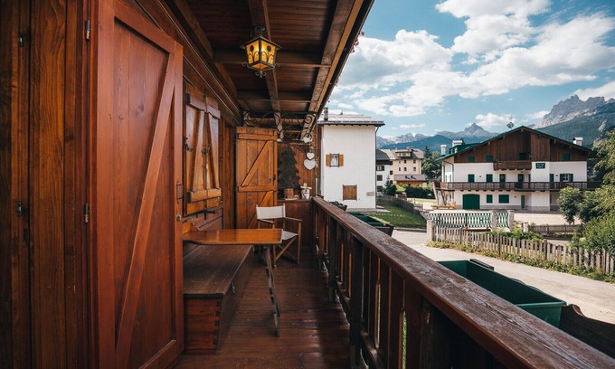Cortina d'Ampezzo Historic Centre Apartment | Casa Scoiattolo in Cortina d'Ampezzo