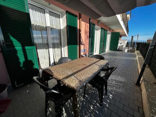 Torre del Mare Apartment | Casa SERGE vista mare con ampio terrazzo privato