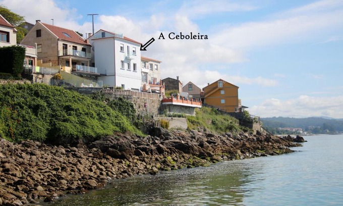 Raxo Apartment | Casa sobre o mar A Ceboleira