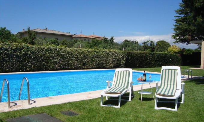Calmasino Apartment | Casa Sole Appartement con terrazzo