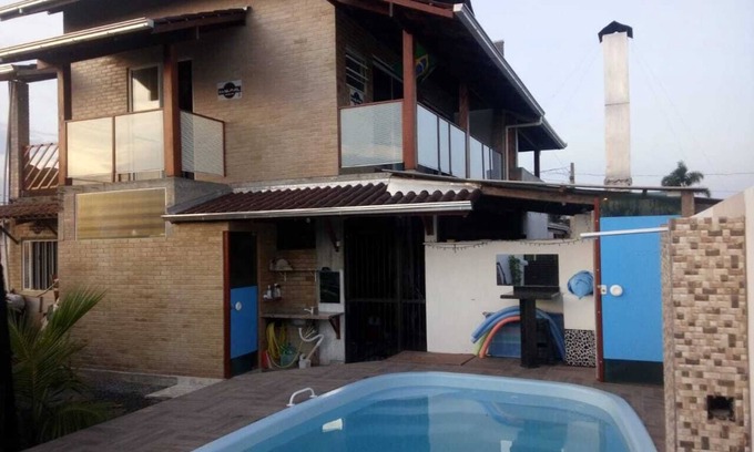 Guaratuba House | Casa tia Ana, 3 storey house 250 m from coroados beach, house with indoor pool