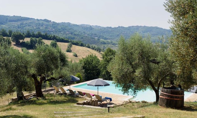 Montelaguardia Villa | Casa Timo an old Italian farmhouse