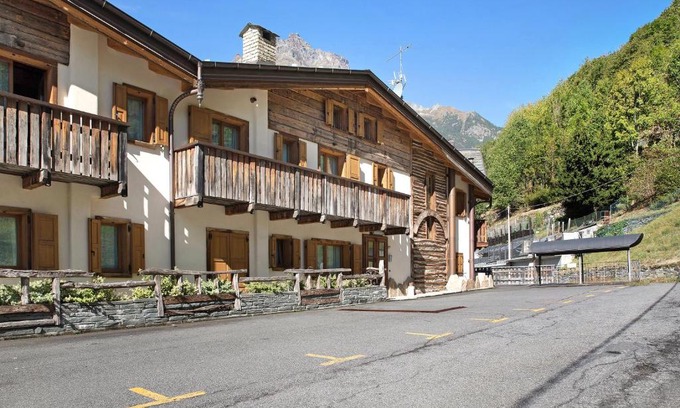 Chiesa in Valmalenco Apartment | Casa Vacanza La Rocca Bilocale