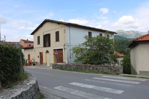 Camporgiano Apartment | Casa vacanze da Marì