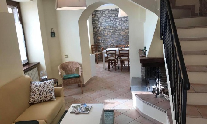 Nocera Umbra House | casa vacanze il gelsomino