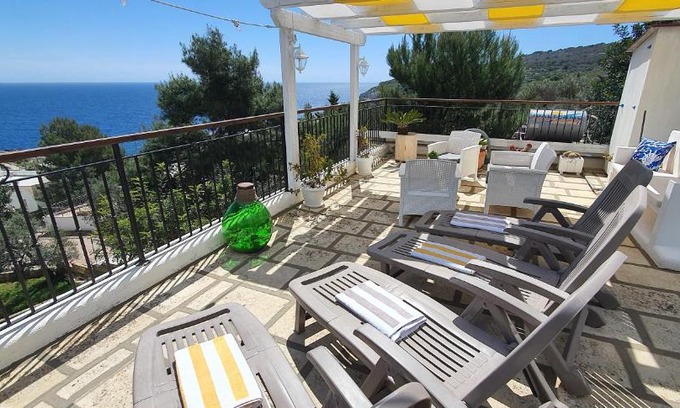 Marina di Novaglie House | Casa vacanze "Il Carrubo"