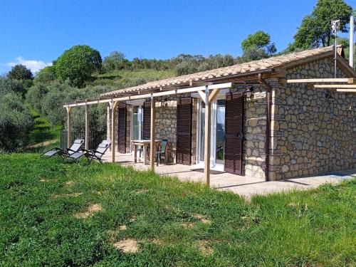 Semproniano House | Casa vacanze in pietra Il Nibbio Reale