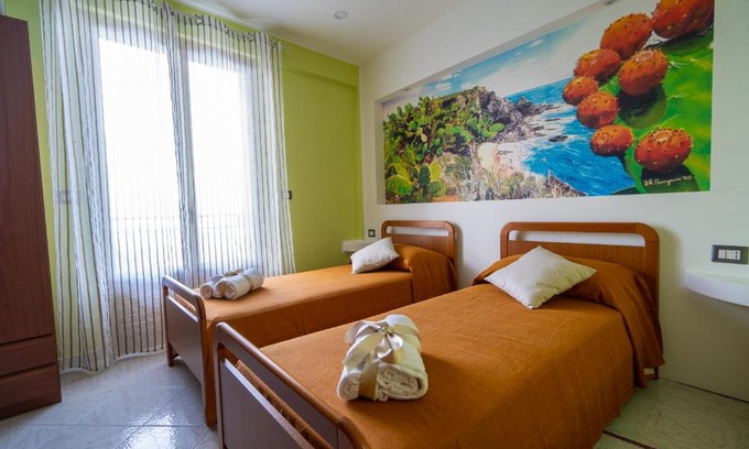 San Mauro Castelverde House | Casa Vacanze dell'Angelo