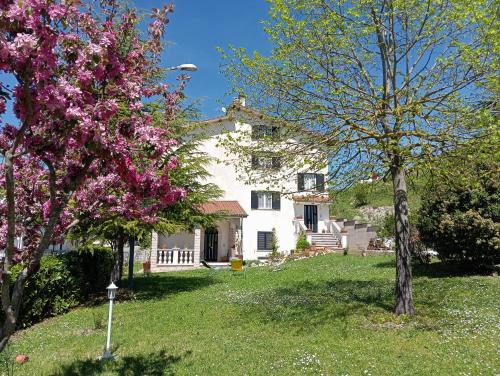 Scheggia e Pascelupo House | Casa Vacanze Mily