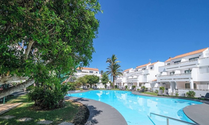 Brena Baja Ski Chalet | Casa Vega | duplex, beach & pool