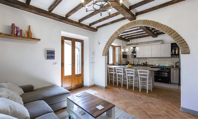 Cortona Old Town House | Casa Vinalia inside the Etruscan walls of Cortona