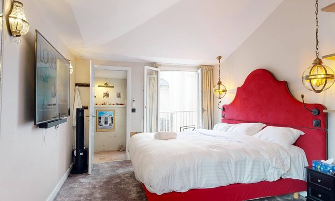 Saint-Germain-des-Pres Apartment | Casa Volpe - a quiet place in the ancient Paris