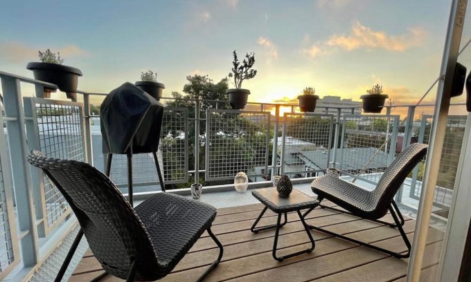 Southwest Berkeley Apartment | Casablanca